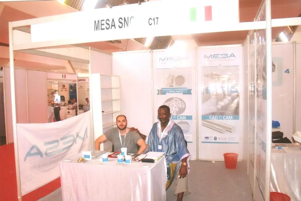 Stand espositivo MESA dedicato alle leghe dentali e ai materiali CAD/CAM